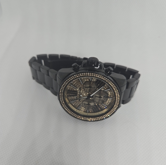 Black & Gold Michael Kors watch - Picture 4 of 11